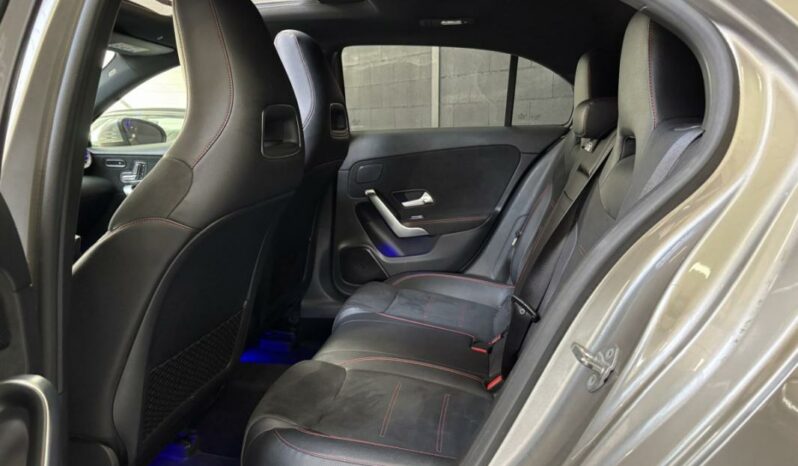 
								Mercedes Classe A Compact IV 200 d AMG Line 8G-DCT full									