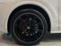 
										Porsche Cayenne II 3.6 V6 GTS full									