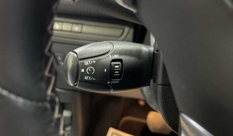 
								Peugeot 2008 Essence 110 S&S EAT6 ALLURE full									