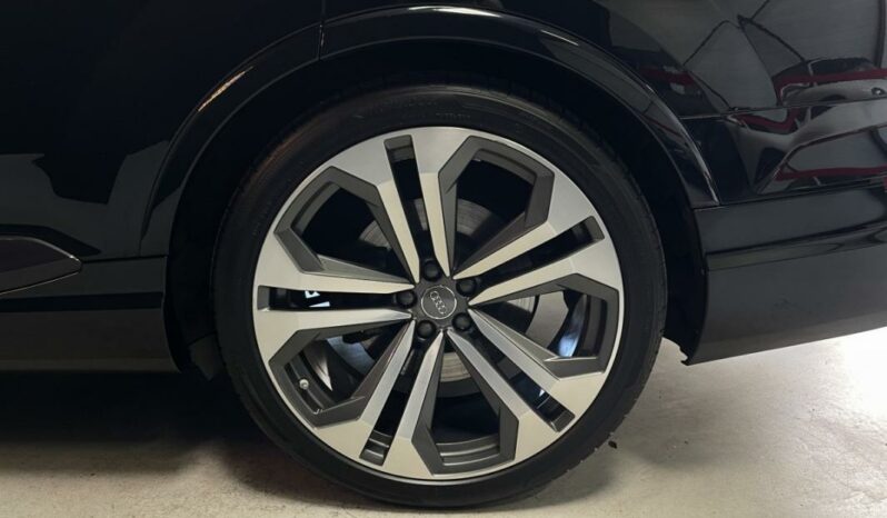 
								Audi Q7 II 3.0 TDI CD 272ch quat tip S line 7pl full									