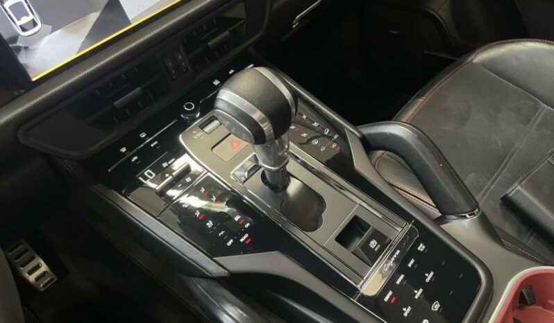 
								Porsche Cayenne II 3.6 V6 GTS full									