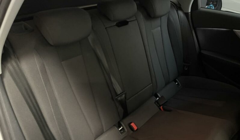 
								Audi A4 Avant IV 40 TDI 190 S tronic S line full									