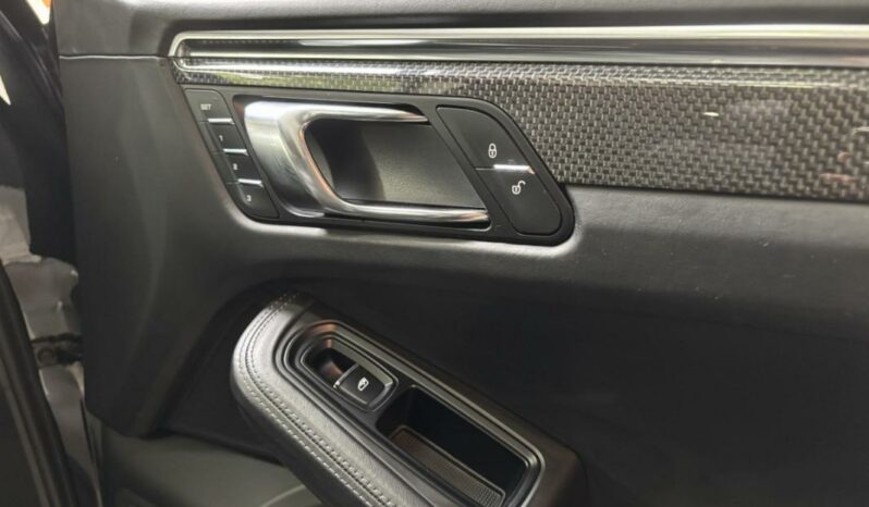 
								Porsche Macan 3.6 V6 TURBO full									