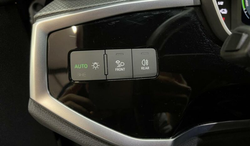 
								Audi Q3 Sportback 45 TFSI E 245 S tronic S line full									