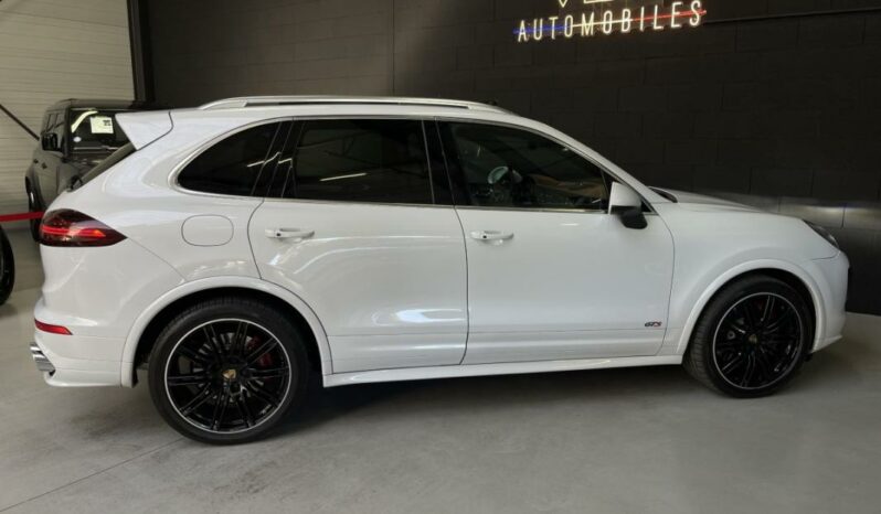 
								Porsche Cayenne II 3.6 V6 GTS full									