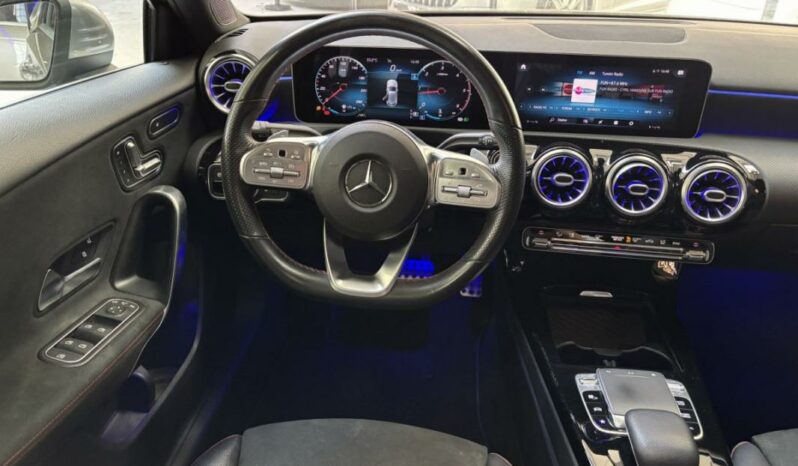 
								Mercedes Classe A Compact IV 200 d AMG Line 8G-DCT full									