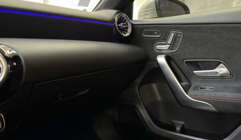 
								Mercedes Classe A Compact IV 200 d AMG Line 8G-DCT full									