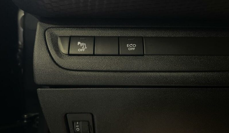
								Peugeot 2008 Essence 110 S&S EAT6 ALLURE full									