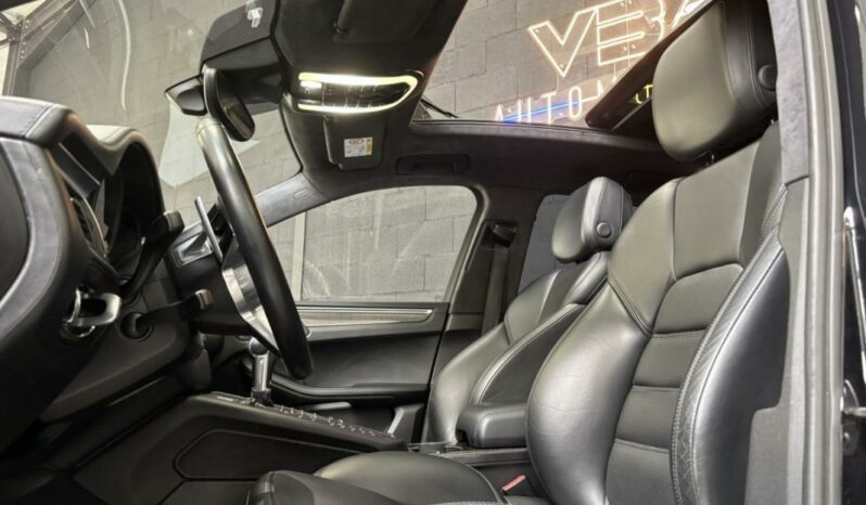 
								Porsche Macan 3.6 V6 TURBO full									