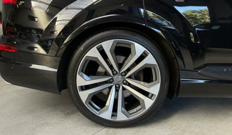 
								Audi Q7 II 3.0 TDI CD 272ch quat tip S line 7pl full									