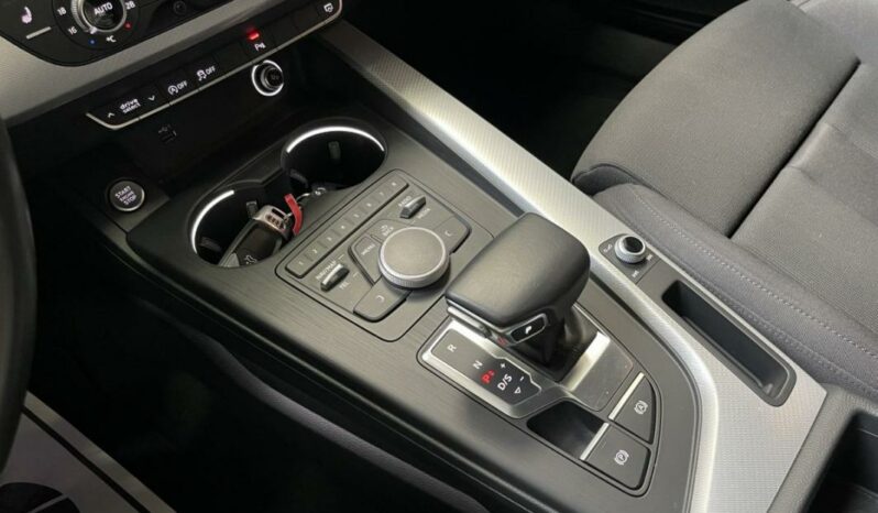 
								Audi A4 Avant IV 40 TDI 190 S tronic S line full									