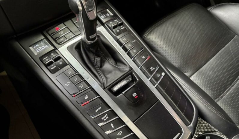 
								Porsche Macan 3.6 V6 TURBO full									