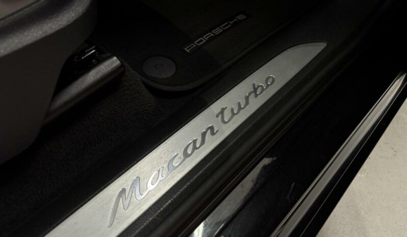 
								Porsche Macan 3.6 V6 TURBO full									