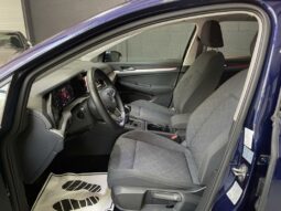 
										Volkswagen Golf VIII 2.0 TDI SCR 115 BVM6 Life 1st full									