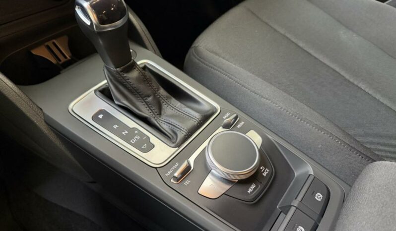 
								Audi Q2 35 TDI 150 S tronic Design full									