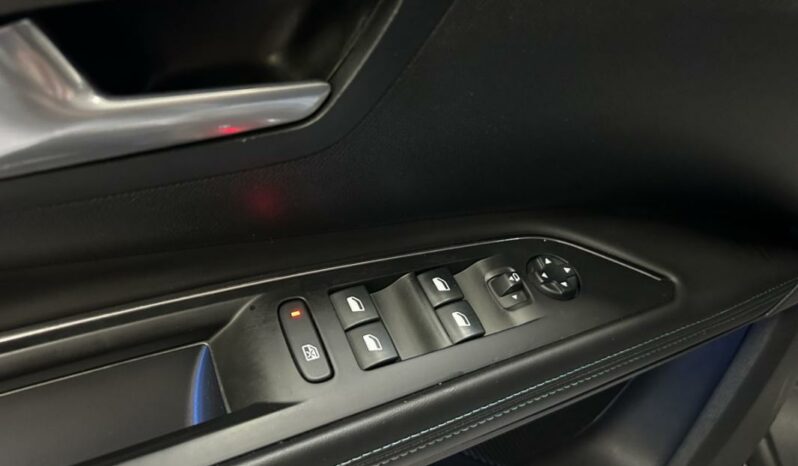 
								Peugeot 5008 II 1.6 THP 165 S&S EAT6 CROSSWAY full									