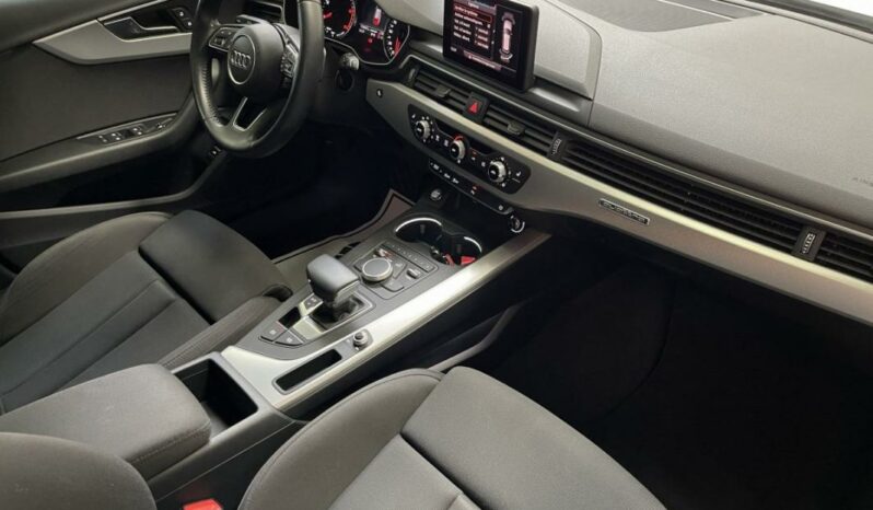 
								Audi A4 Avant IV 40 TDI 190 S tronic S line full									