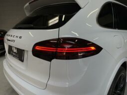 
										Porsche Cayenne II 3.6 V6 GTS full									