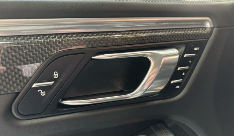 
								Porsche Macan 3.6 V6 TURBO full									