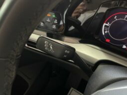 
										Volkswagen Golf VIII 2.0 TDI SCR 115 BVM6 Life 1st full									