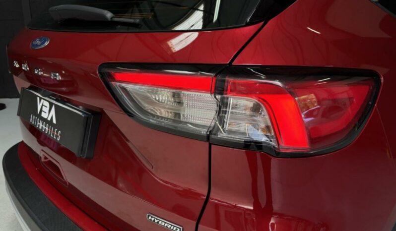 
								Ford Kuga III 2.5 190 hybrid Flexifuel Pshift Titanium full									