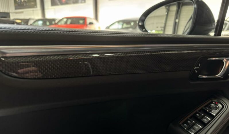 
								Porsche Macan 3.6 V6 TURBO full									