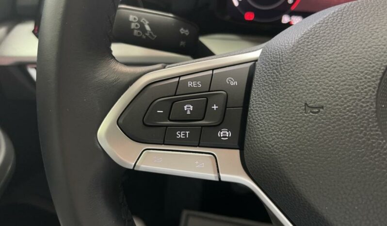
								Volkswagen Golf VIII 2.0 TDI SCR 115 BVM6 Life 1st full									