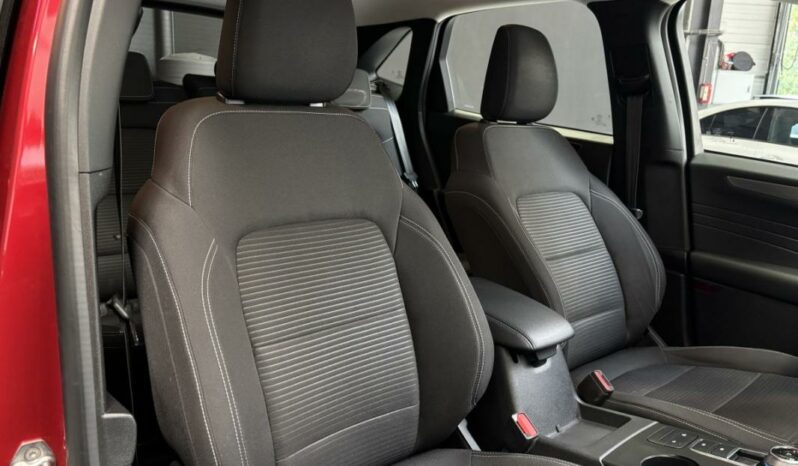 
								Ford Kuga III 2.5 190 hybrid Flexifuel Pshift Titanium full									