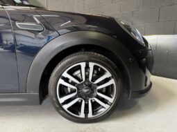 
										Mini Cabrio Mini IV Cooper Edition Premium Plus 136 ch BVA7 full									