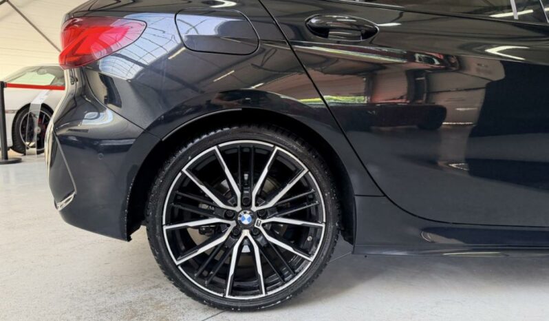 
								BMW Série 1 III 2.0 118D AUTO M Sport full									
