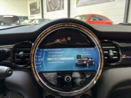 
										Mini Cabrio Mini IV Cooper Edition Premium Plus 136 ch BVA7 full									
