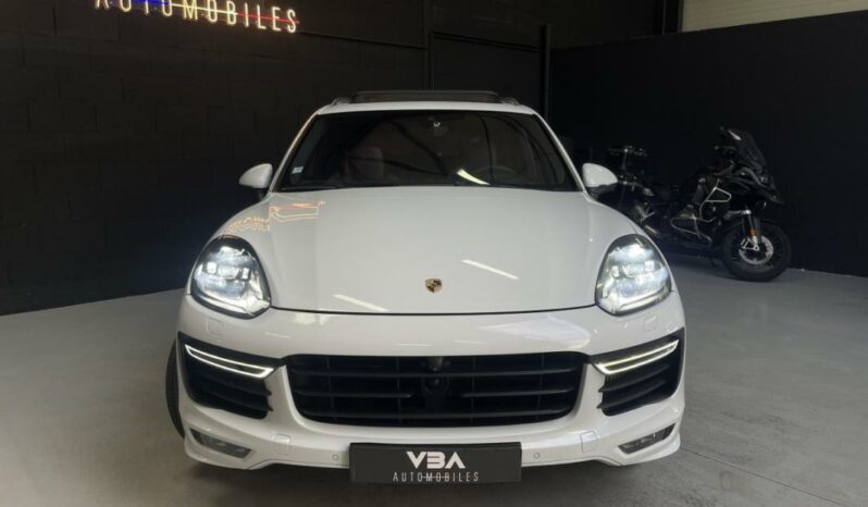 
								Porsche Cayenne II 3.6 V6 GTS full									