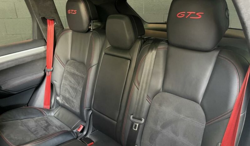 
								Porsche Cayenne II 3.6 V6 GTS full									