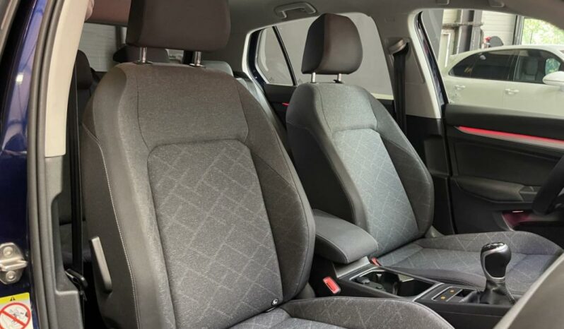 
								Volkswagen Golf VIII 2.0 TDI SCR 115 BVM6 Life 1st full									