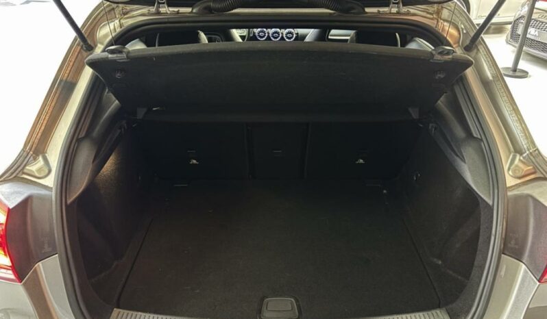 
								Mercedes Classe A Compact IV 200 d AMG Line 8G-DCT full									