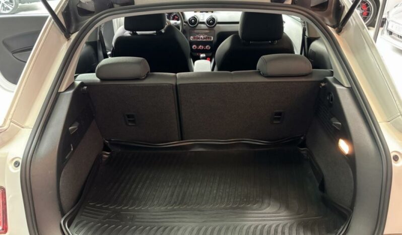 
								Audi A1 1.4 TDI ultra 90 S line full									