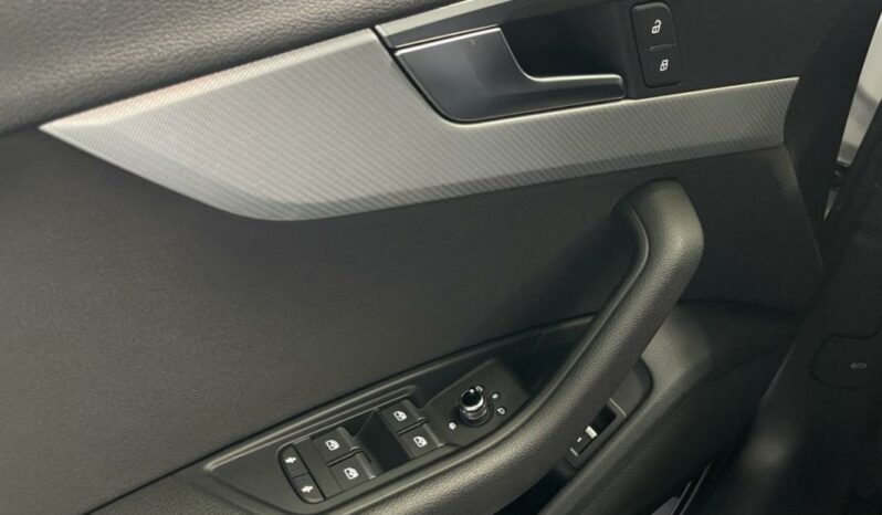 
								Audi A4 Avant IV 40 TDI 190 S tronic S line full									