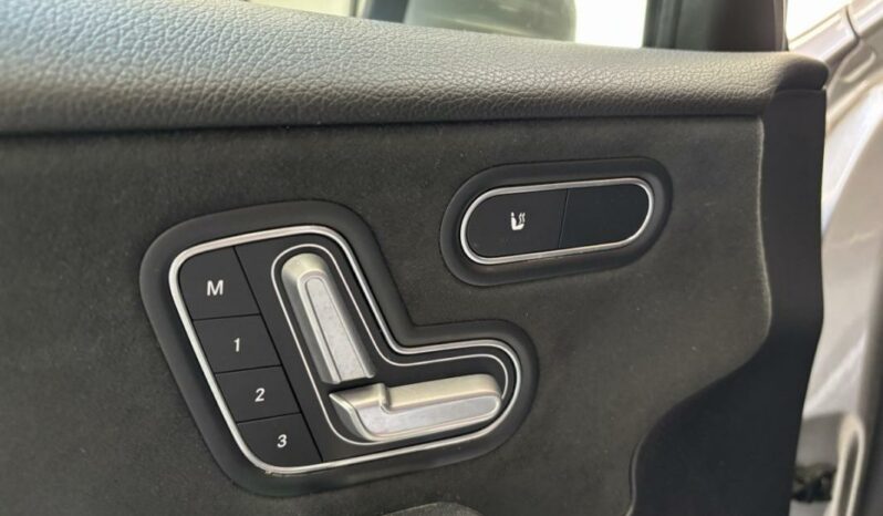 
								Mercedes Classe A Compact IV 200 d AMG Line 8G-DCT full									