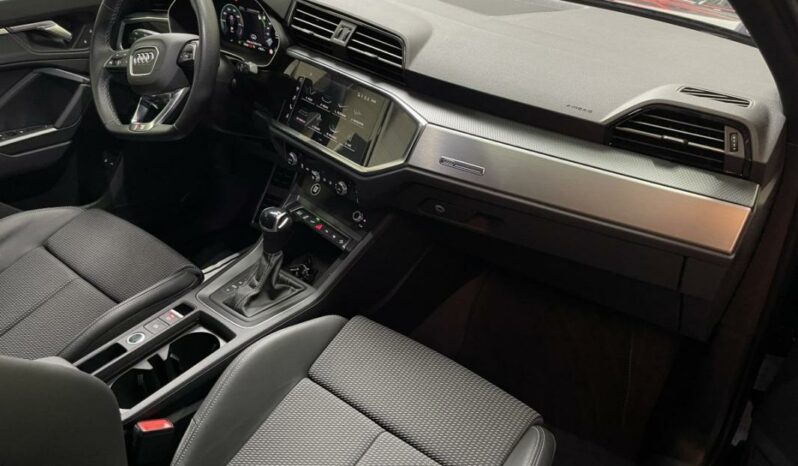 
								Audi Q3 Sportback 45 TFSI E 245 S tronic S line full									