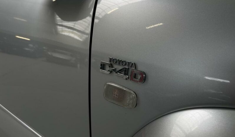 
								Toyota Land Cruiser II 165 D-4D GX full									