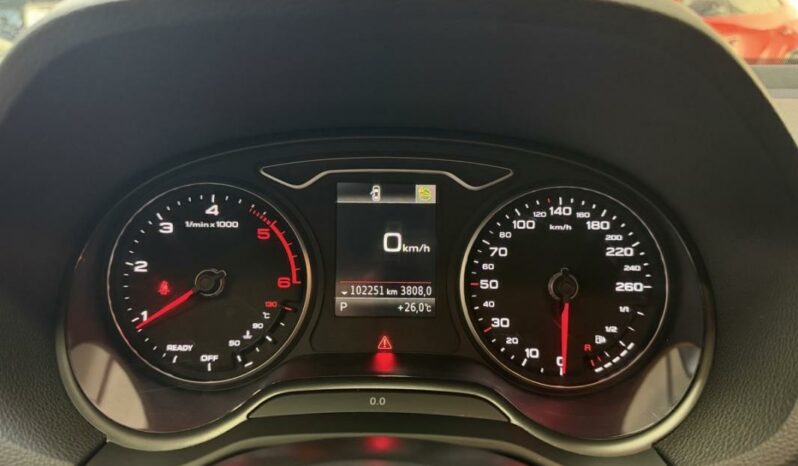 
								Audi Q2 35 TDI 150 S tronic Design full									