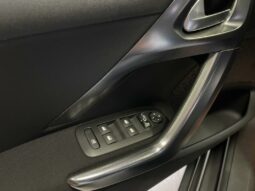 
										Peugeot 2008 Essence 110 S&S EAT6 ALLURE full									