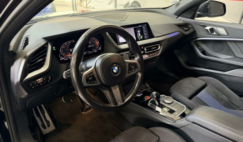 
								BMW Série 1 III 2.0 118D AUTO M Sport full									