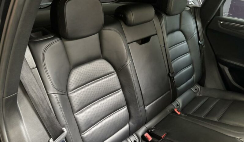 
								Porsche Macan 3.6 V6 TURBO full									