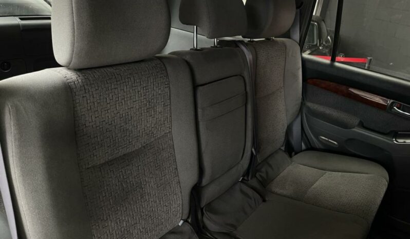 
								Toyota Land Cruiser II 165 D-4D GX full									