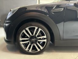 
										Mini Cabrio Mini IV Cooper Edition Premium Plus 136 ch BVA7 full									