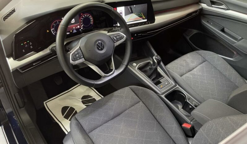 
								Volkswagen Golf VIII 2.0 TDI SCR 115 BVM6 Life 1st full									