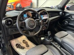 
										Mini Cabrio Mini IV Cooper Edition Premium Plus 136 ch BVA7 full									