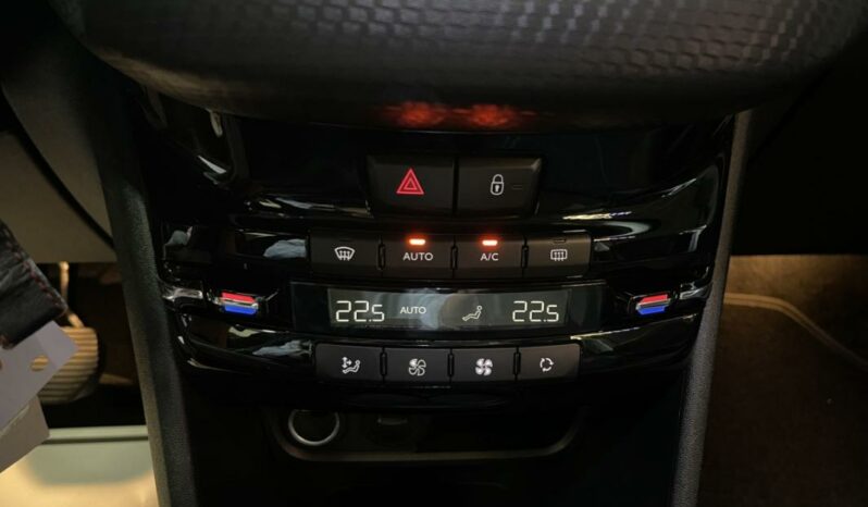 
								Peugeot 2008 Essence 110 S&S EAT6 ALLURE full									